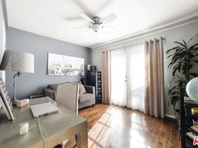 218 Venice Way, Venice CA 90291
