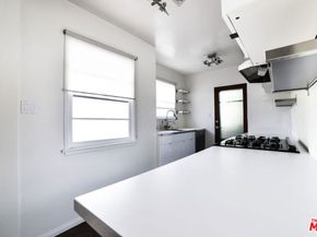 218 Venice Way, Venice CA 90291