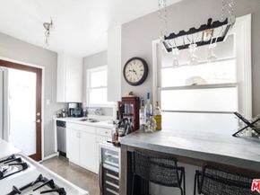 218 Venice Way, Venice CA 90291