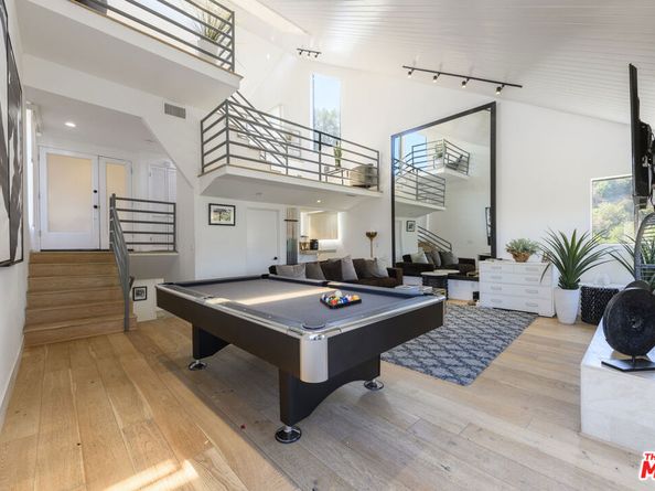 8581 Cole Crest Drive, Los Angeles CA 90046