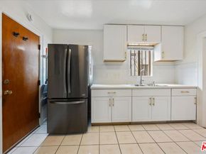 2840 S Mansfield Avenue, Los Angeles CA 90016