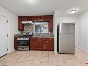 2840 S Mansfield Avenue, Los Angeles CA 90016