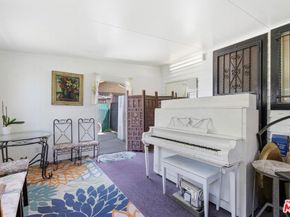 1123 W 52nd Street, Los Angeles CA 90037