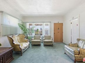 1123 W 52nd Street, Los Angeles CA 90037