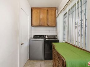 1123 W 52nd Street, Los Angeles CA 90037