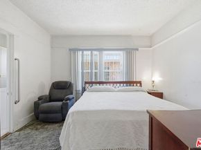 1123 W 52nd Street, Los Angeles CA 90037