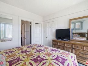 1123 W 52nd Street, Los Angeles CA 90037