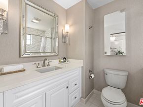 36 Navy Street 3, Venice CA 90291