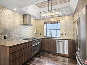 36 Navy Street 3, Venice CA 90291