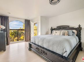 2299 Gloaming Way, Beverly Hills CA 90210