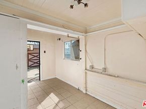 4812 Arlington Avenue, Los Angeles CA 90043