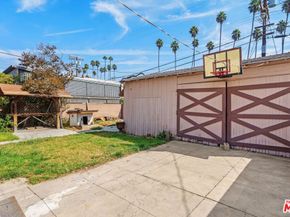 4812 Arlington Avenue, Los Angeles CA 90043