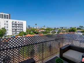 1101 Rexford Drive 302, Los Angeles CA 90035