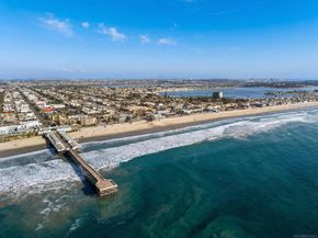 881 Thomas Ave 21, San Diego CA 92109
