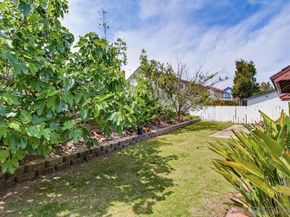 15328 Andorra, San Diego CA 92129