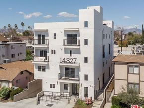 14827 Victory Boulevard, Van Nuys CA 91411