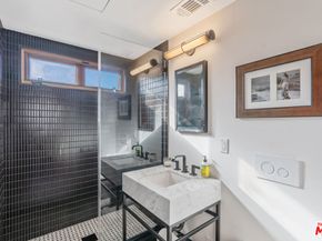 706 Navy Street, Santa Monica CA 90405