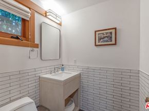 706 Navy Street, Santa Monica CA 90405