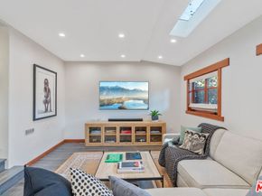706 Navy Street, Santa Monica CA 90405