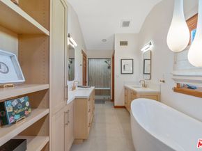 706 Navy Street, Santa Monica CA 90405