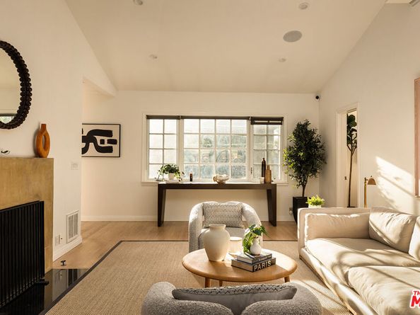 1954 Comstock Avenue, Los Angeles CA 90025