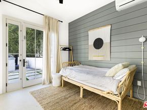 6310 Mirror Lake Drive, Los Angeles CA 90068