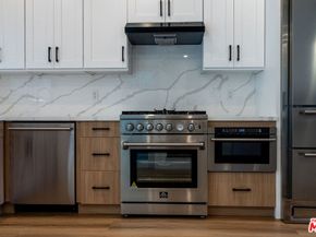 2500 Abbot Kinney Boulevard 11, Venice CA 90291