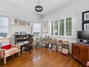 1117 S Manhattan Place, Los Angeles CA 90019