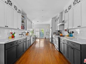 1117 S Manhattan Place, Los Angeles CA 90019