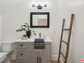 745 N Manhattan Place, Los Angeles CA 90038