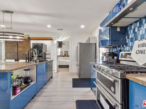 2016 10th Avenue, Los Angeles CA 90018