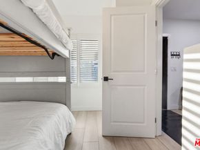 2016 10th Avenue, Los Angeles CA 90018