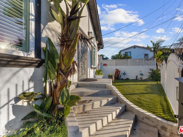 2016 10th Avenue, Los Angeles CA 90018