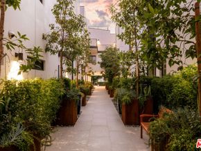 2919 Waverly 101, Los Angeles CA 90039