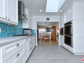 6015 Topeka Drive, Tarzana CA 91356