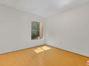 18350 Hatteras Street 253, Tarzana CA 91356