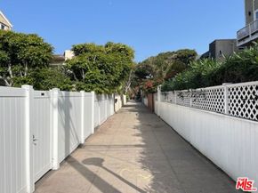 23 19th Avenue, Venice CA 90291