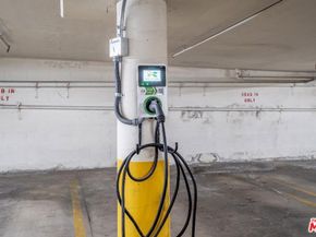 533 S St Andrews Place 220, Los Angeles CA 90020