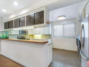 5326 Fairview Boulevard 3, Los Angeles CA 90056