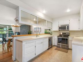 5326 Fairview Boulevard 3, Los Angeles CA 90056