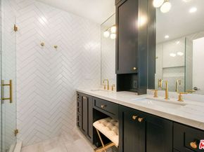 5326 Fairview Boulevard 3, Los Angeles CA 90056