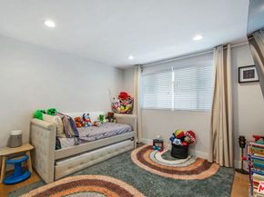 5326 Fairview Boulevard 3, Los Angeles CA 90056