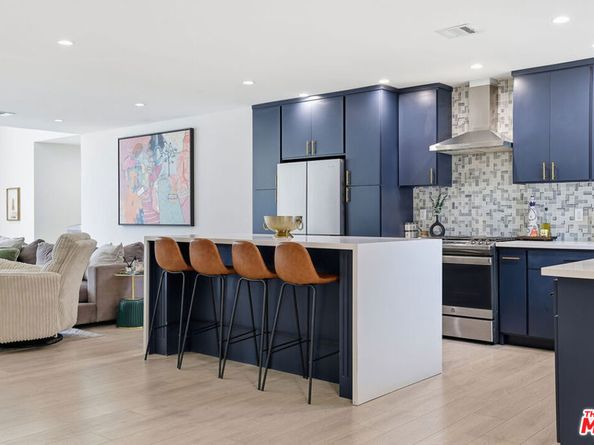 17460 Cohasset Street, Van Nuys CA 91406