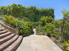 850 Birchwood Drive, Los Angeles CA 90024