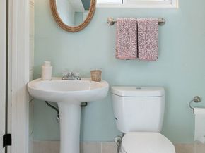 1809 N Rose Street, Burbank CA 91505