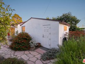 1809 N Rose Street, Burbank CA 91505