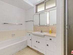 5435 W 64th Street, Los Angeles CA 90056