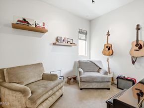 4541 Colfax Avenue 101, North Hollywood CA 91602