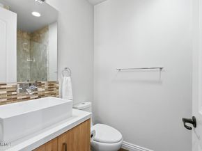 4541 Colfax Avenue 101, North Hollywood CA 91602