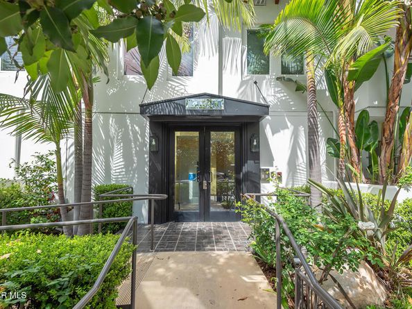 4541 Colfax Avenue 101, North Hollywood CA 91602